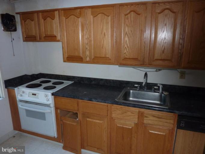 6316 Falkirk Road Baltimore, MD 21239 - Photo 5 of 11 Kitchen
