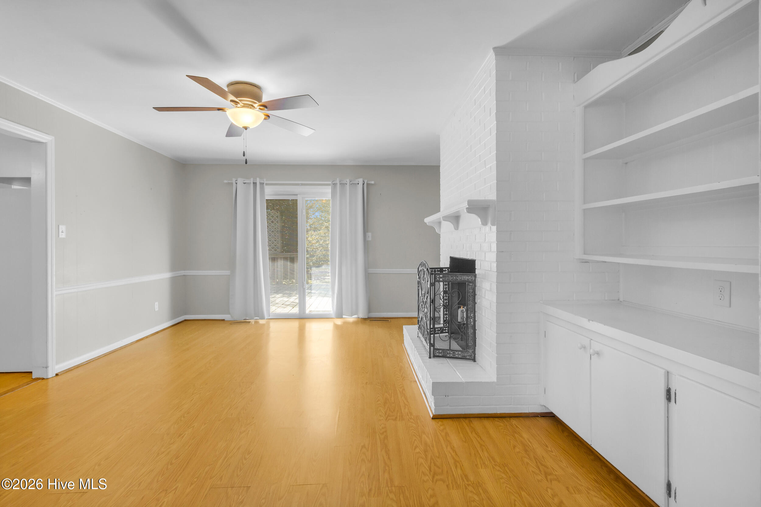 609 Edgehill Road Trent Woods, NC 28562 - Photo 11 of 49 Family Room