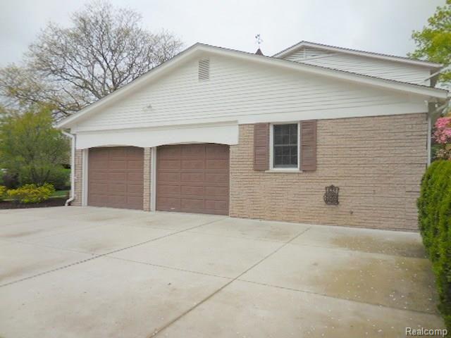 25551 Wykeshire Road Farmington Hills, MI 48336 - Photo 44 of 46