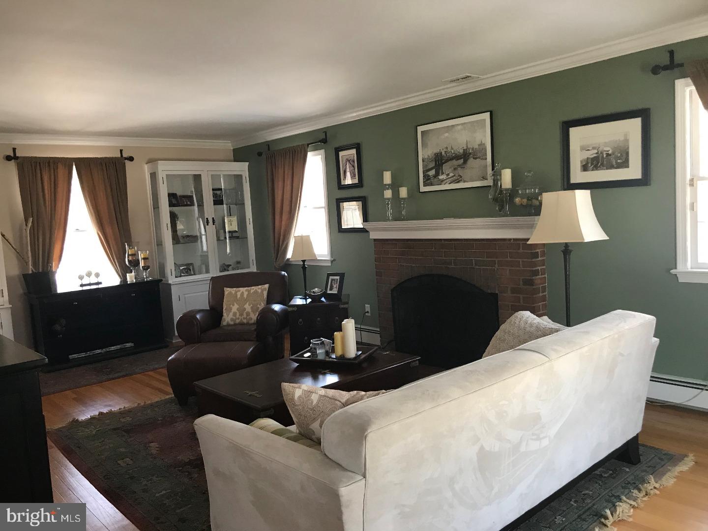 150 Coleman Road Hamilton, NJ 08690 - Photo 4 of 12 Living Room