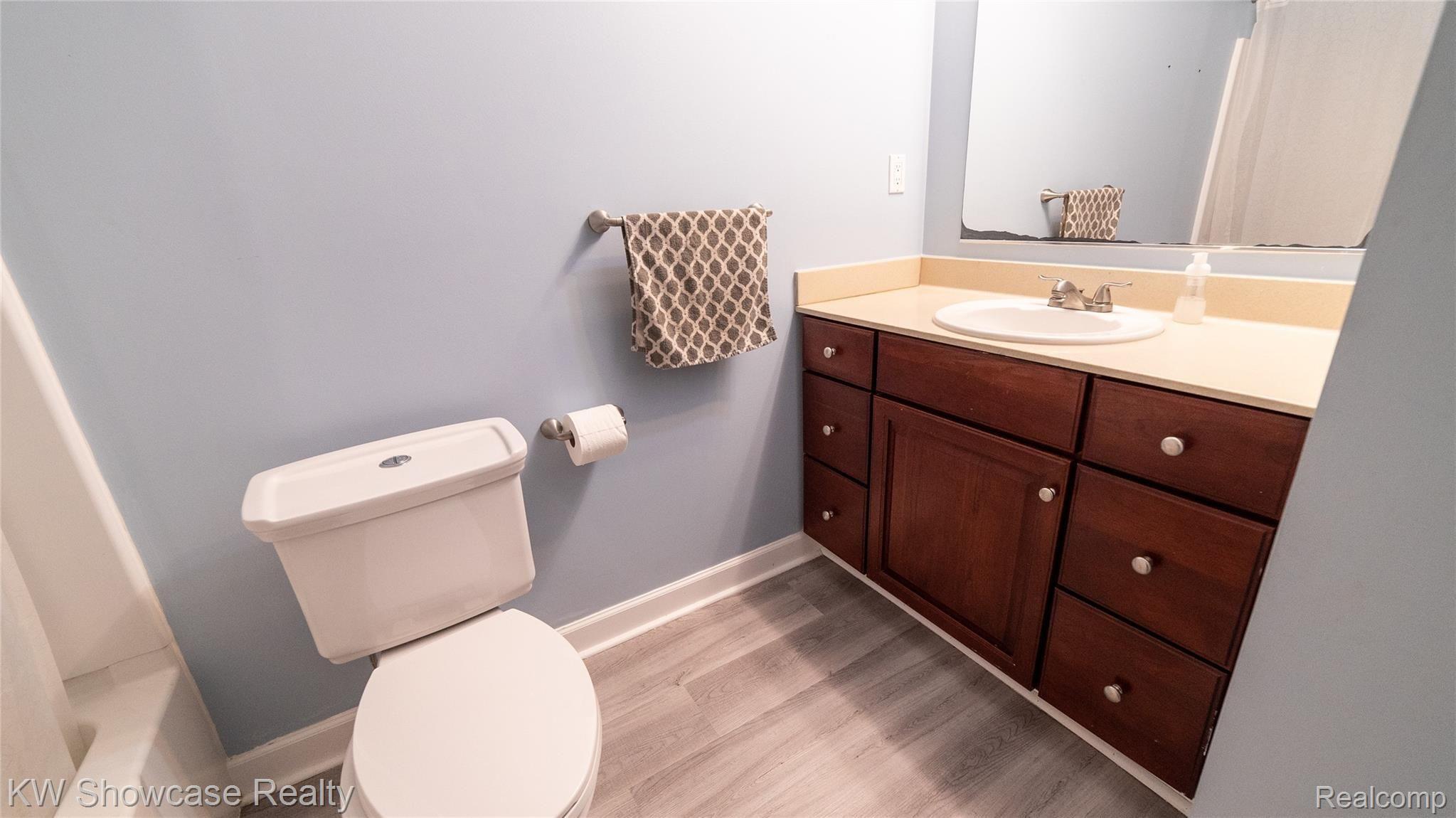1770 Henbert Road West Bloomfield, MI 48324 - Photo 14 of 22 DSC09406.jpg