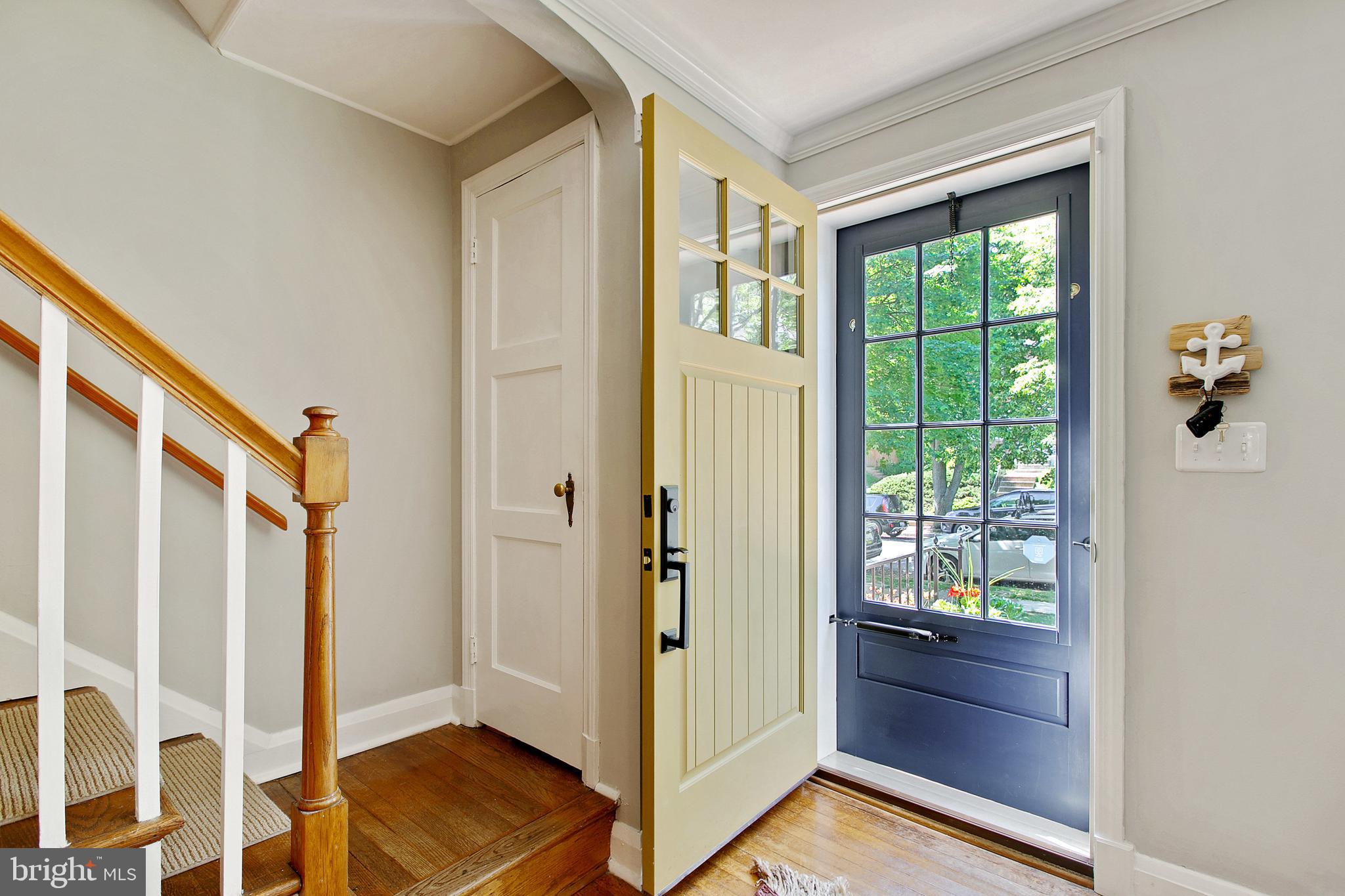 320 Overbrook Road Baltimore, MD 21212 - Photo 3 of 33