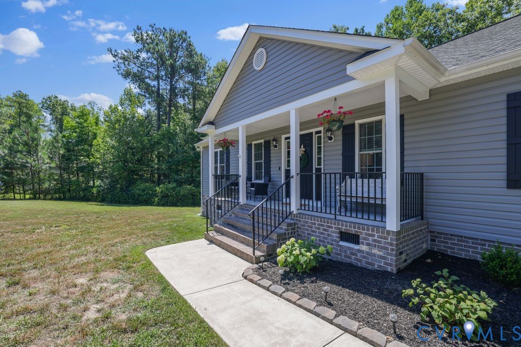 222 Oak Ridge Court Aylett, VA 23009 - Photo 3 of 35