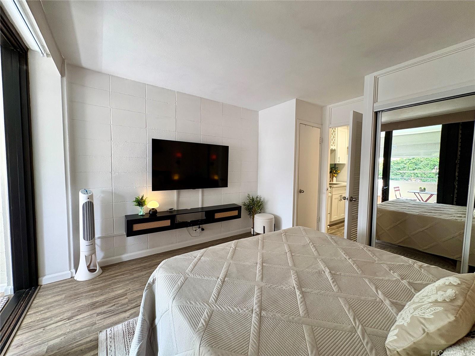 425 Ena Road, Unit 405A Honolulu, HI 96815 - Photo 7 of 14