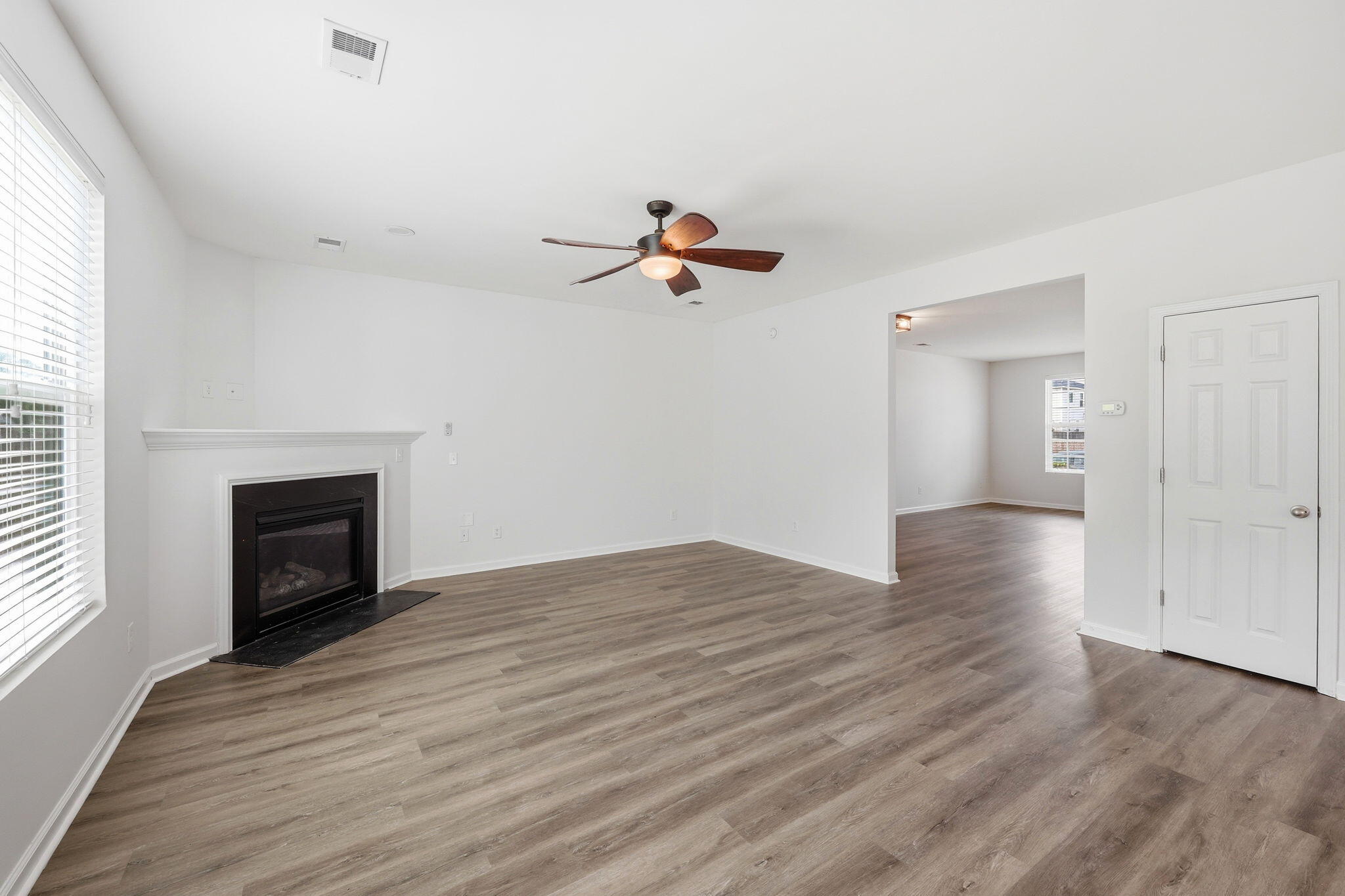 193 Meadow Wood Road Summerville, SC 29486 - Photo 5 of 31 media-1778703531225