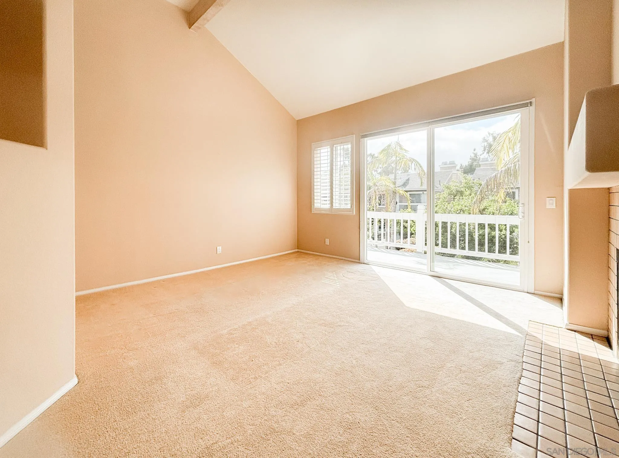 8585 Via Mallorca, Unit 4 La Jolla, CA 92037 - Photo 2 of 14