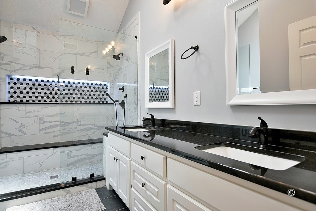 420 Cheyenne Road Columbus, GA 31904 - Photo 17 of 31 Primary bedroom's bath. Dual vanities, granite.