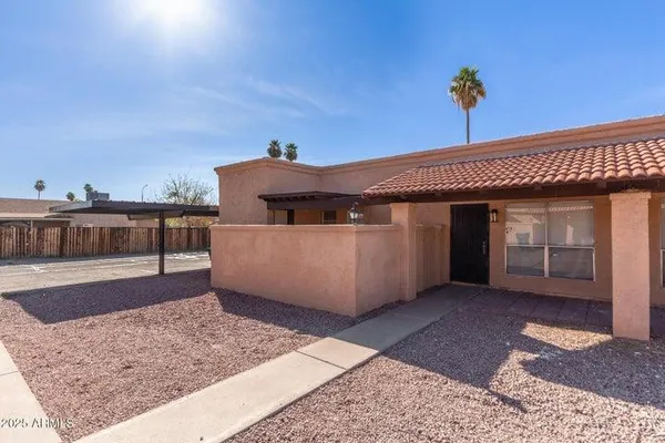 $1,700 | 615 North Arrowhead Drive, Unit 4, Chandler, AZ 85224