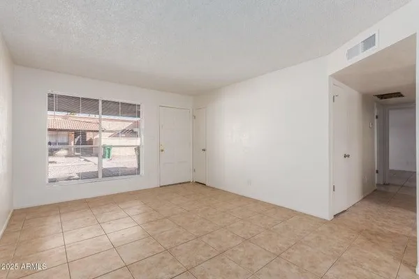 $1,700 | 615 North Arrowhead Drive, Unit 4, Chandler, AZ 85224