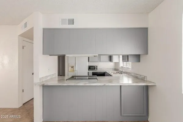 $1,700 | 615 North Arrowhead Drive, Unit 4, Chandler, AZ 85224