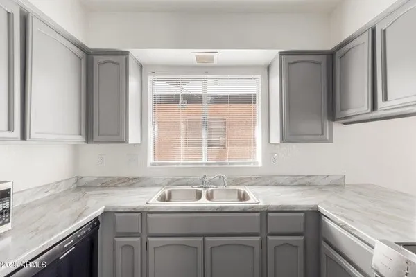 $1,700 | 615 North Arrowhead Drive, Unit 4, Chandler, AZ 85224