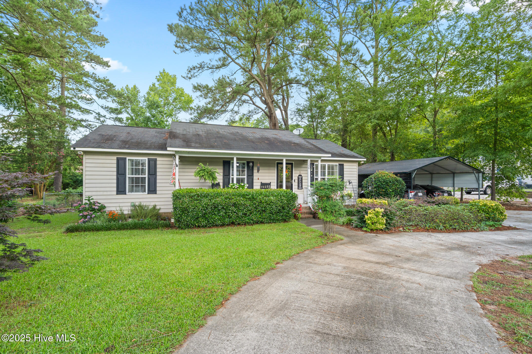 120 Parker Street Rockingham, NC 28379 - Photo 1 of 32 120 Parker St