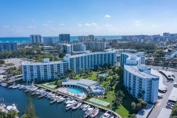 $219,900 | 2731 Northeast 14th Street Causeway, Unit 118, Pompano Beach, FL 33062