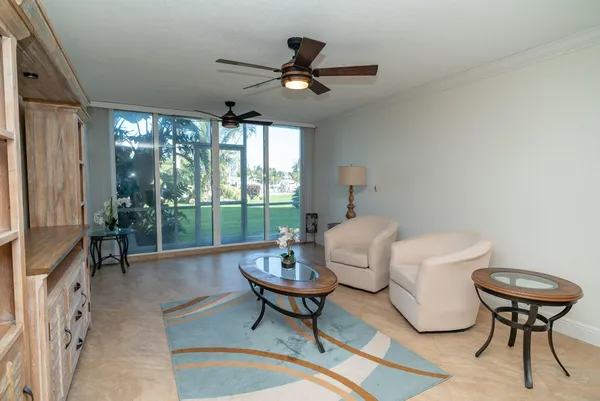 $219,900 | 2731 Northeast 14th Street Causeway, Unit 118, Pompano Beach, FL 33062