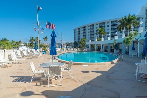 $219,900 | 2731 Northeast 14th Street Causeway, Unit 118, Pompano Beach, FL 33062