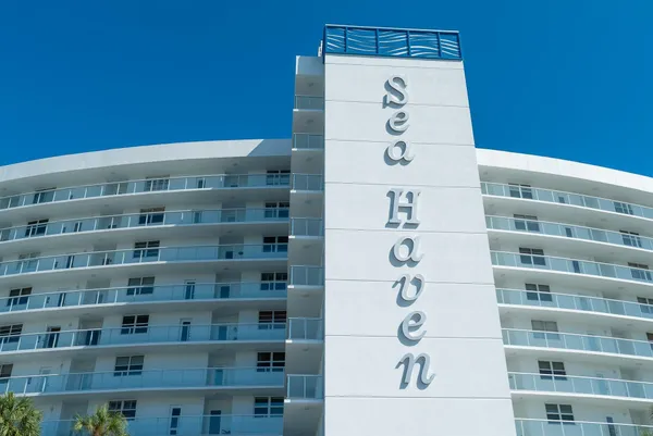 $219,900 | 2731 Northeast 14th Street Causeway, Unit 118, Pompano Beach, FL 33062