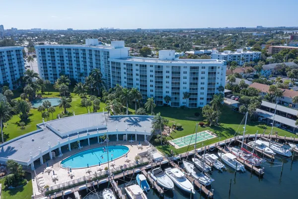 $219,900 | 2731 Northeast 14th Street Causeway, Unit 118, Pompano Beach, FL 33062