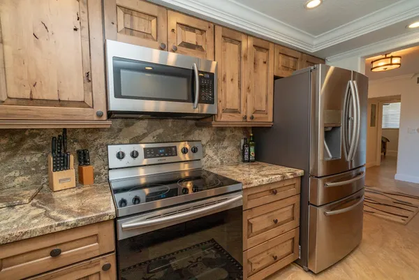 $219,900 | 2731 Northeast 14th Street Causeway, Unit 118, Pompano Beach, FL 33062