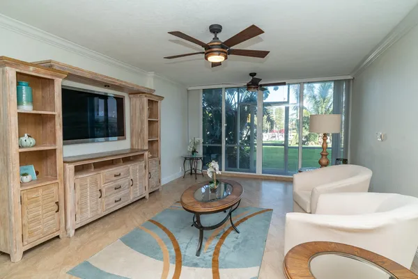 $219,900 | 2731 Northeast 14th Street Causeway, Unit 118, Pompano Beach, FL 33062