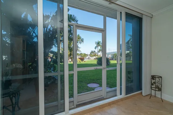 $219,900 | 2731 Northeast 14th Street Causeway, Unit 118, Pompano Beach, FL 33062