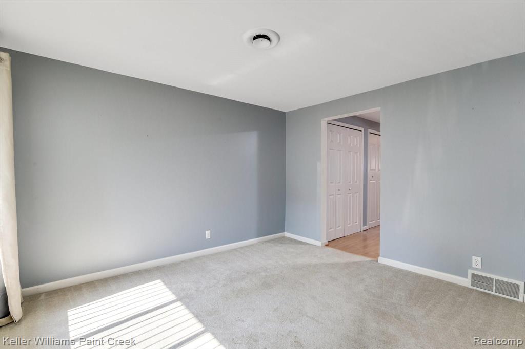308 North Rochester Road, Unit 4 Clawson, MI 48017 - Photo 3 of 11