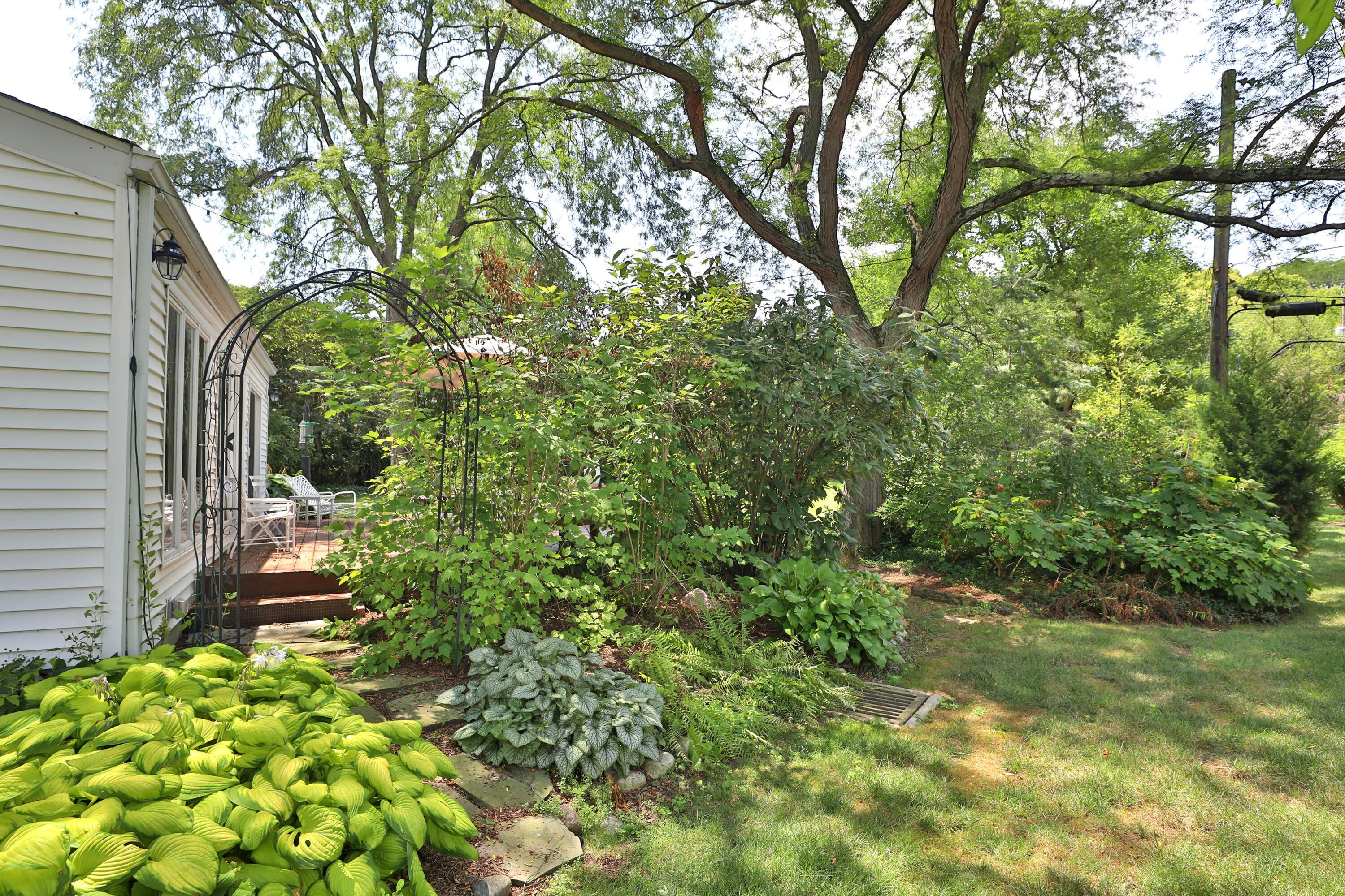 4347 Castleton Road Columbus, OH 43220 - Photo 65 of 71 Yard