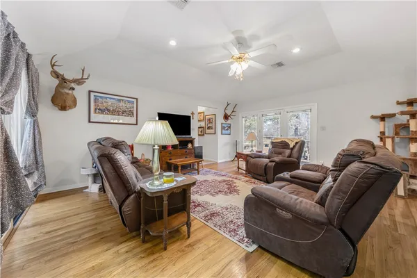 $2,995 | 4269 Wilcox Lane, Bryan, TX 77808