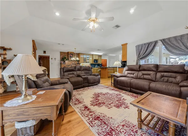 $2,995 | 4269 Wilcox Lane, Bryan, TX 77808