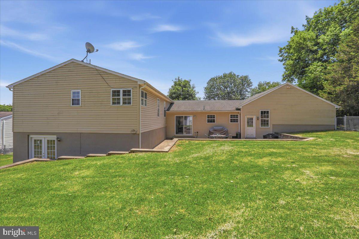 16818 Sterling Road Williamsport, MD 21795 - Photo 3 of 48 Welcome to 16818 Sterling Rd