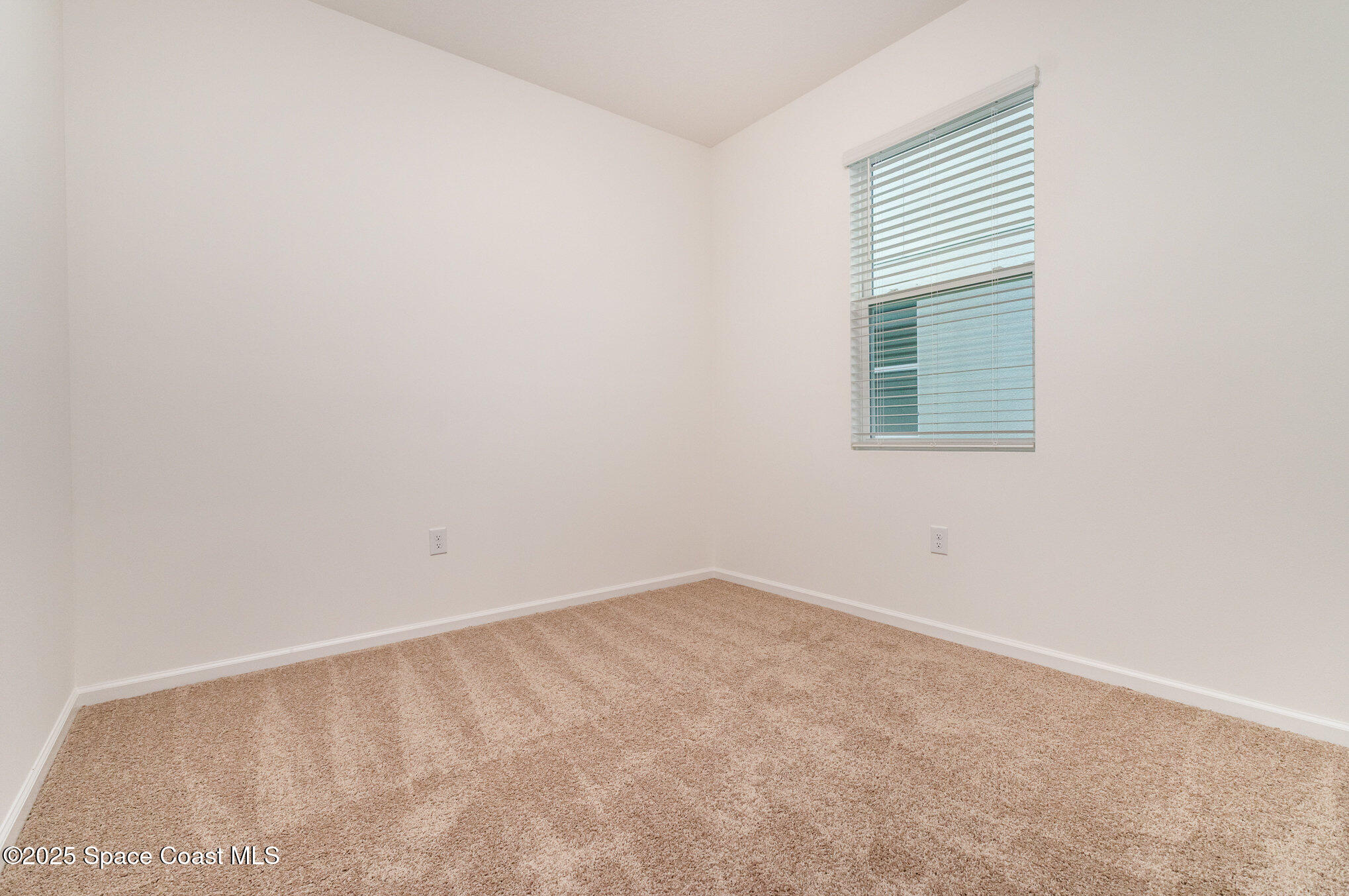 1045 Canfield Circle Palm Bay, FL 32909 - Photo 15 of 18 014_file_910