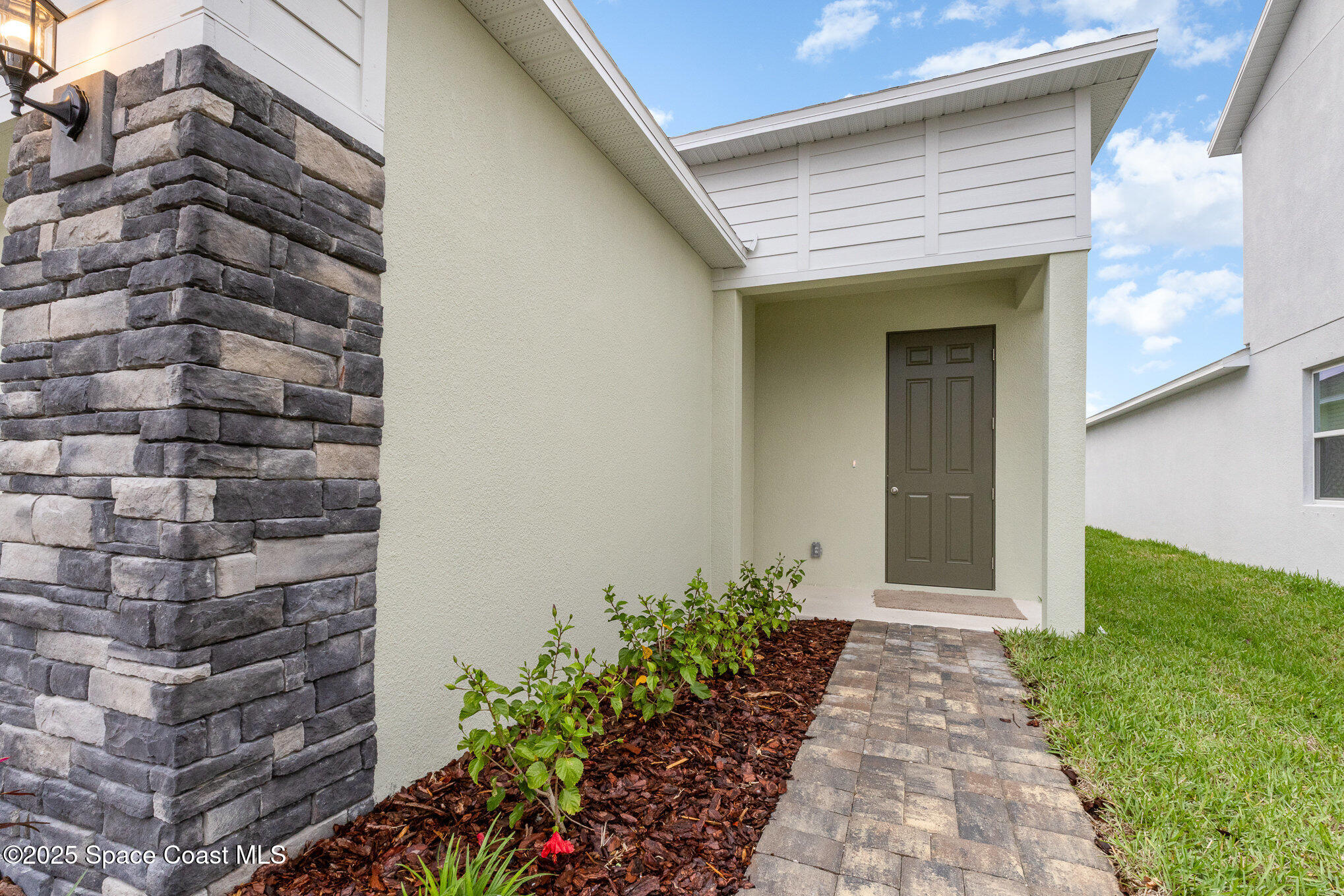 1045 Canfield Circle Palm Bay, FL 32909 - Photo 2 of 18 002_file_187
