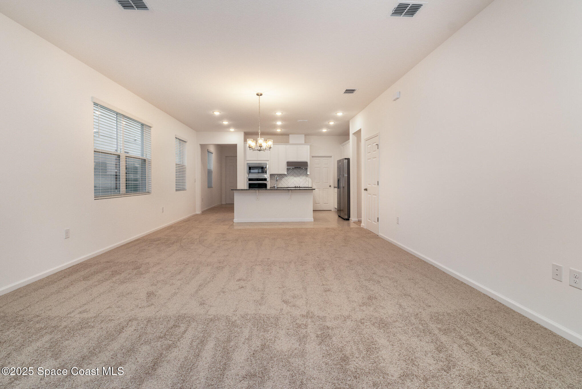 1045 Canfield Circle Palm Bay, FL 32909 - Photo 5 of 18 005_file_728