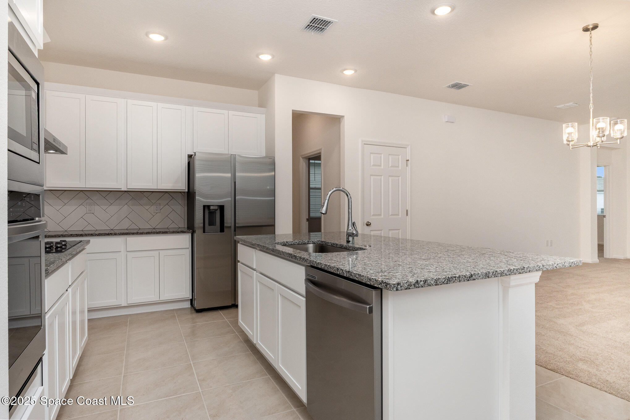 1045 Canfield Circle Palm Bay, FL 32909 - Photo 8 of 18 008_file_344