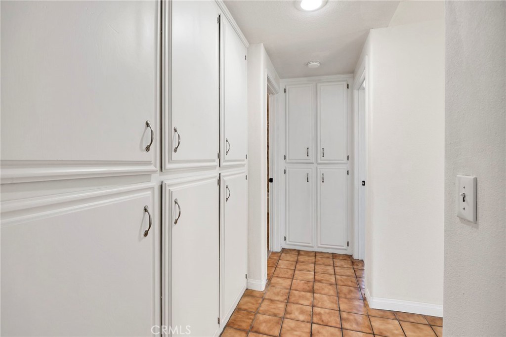 2125 Silver Oak Way Hemet, CA 92545 - Photo 22 of 40 a view of an empty room