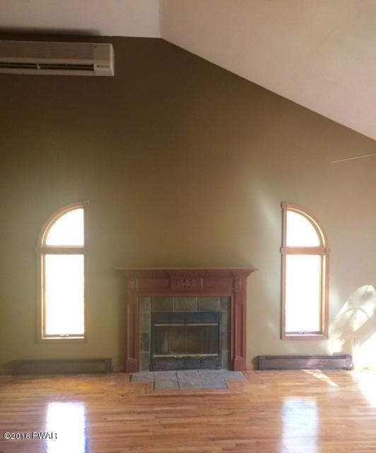 643 Whipporwill Drive Bushkill, PA 18324 - Photo 10 of 13