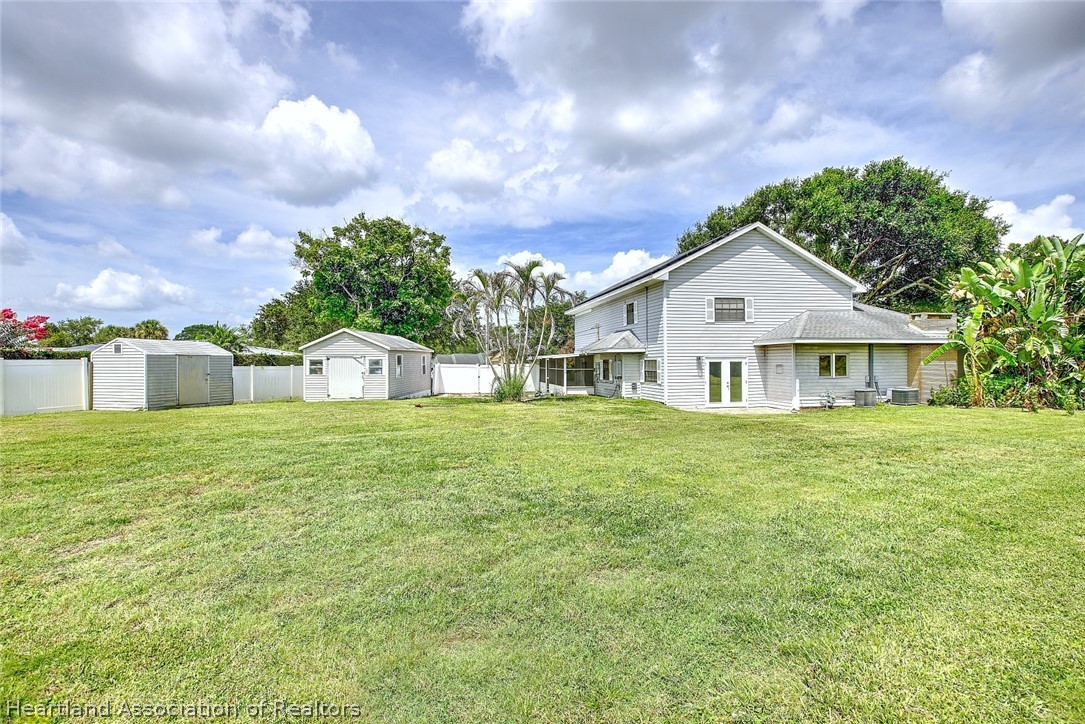 1216 Edgewater Point Drive Sebring, FL 33870 - Photo 32 of 40
