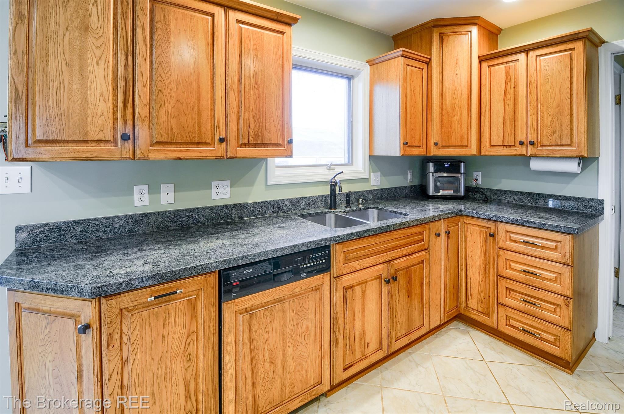 6290 Corunna Road Flint, MI 48532 - Photo 22 of 60 Gallery Image 22