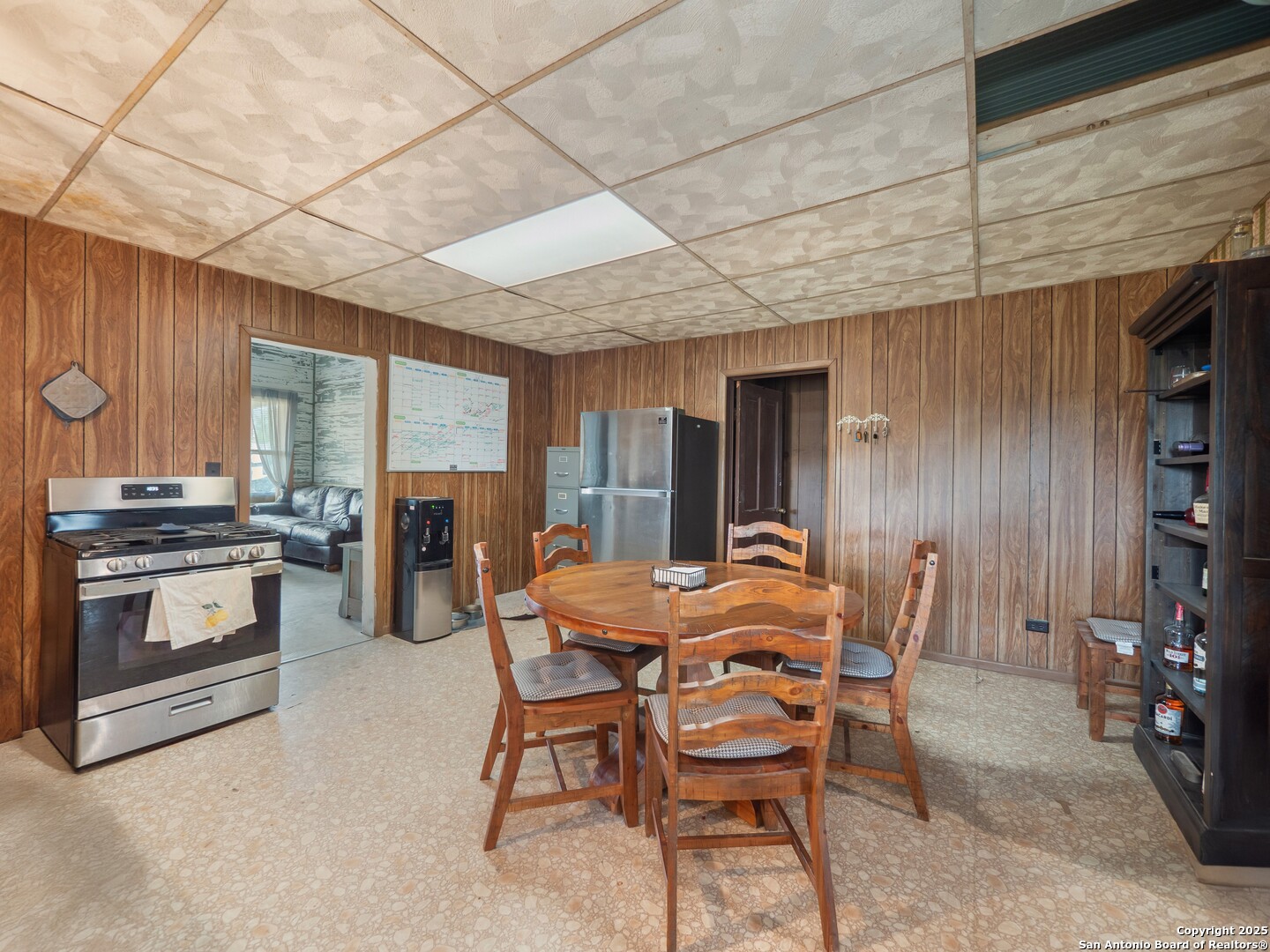 6147 Pfeil Road Schertz, TX 78154 - Photo 13 of 47 a dining room with furniture and window