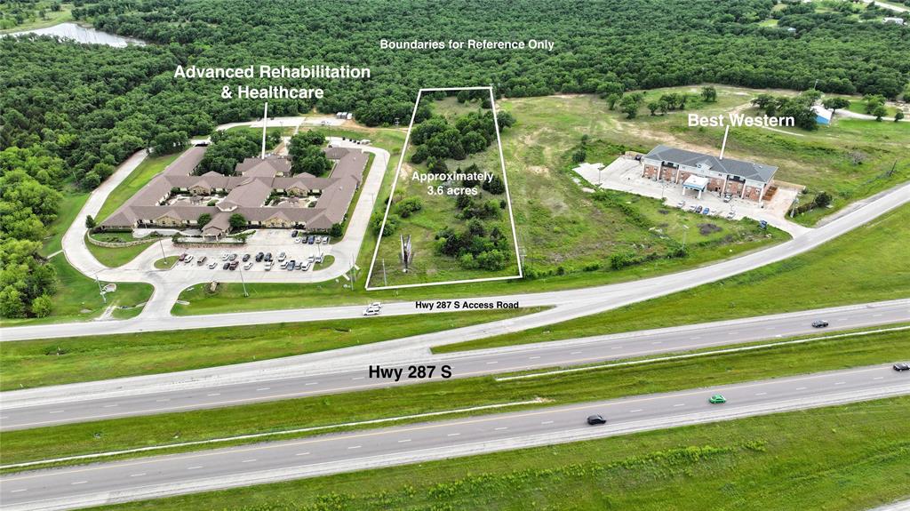 287 South Access Road Bowie, TX 76230 - Photo 2 of 20 a view of swimming pool from a yard