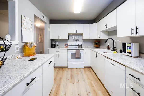 $315,000 | 3687 South Gekeler Lane, Unit 80, Boise, ID 83706