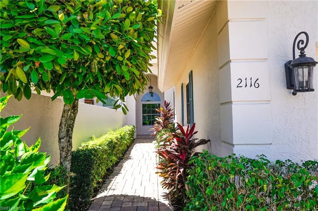 $799,000 | 2116 Paget Circle, Unit 1, Naples, FL 34112