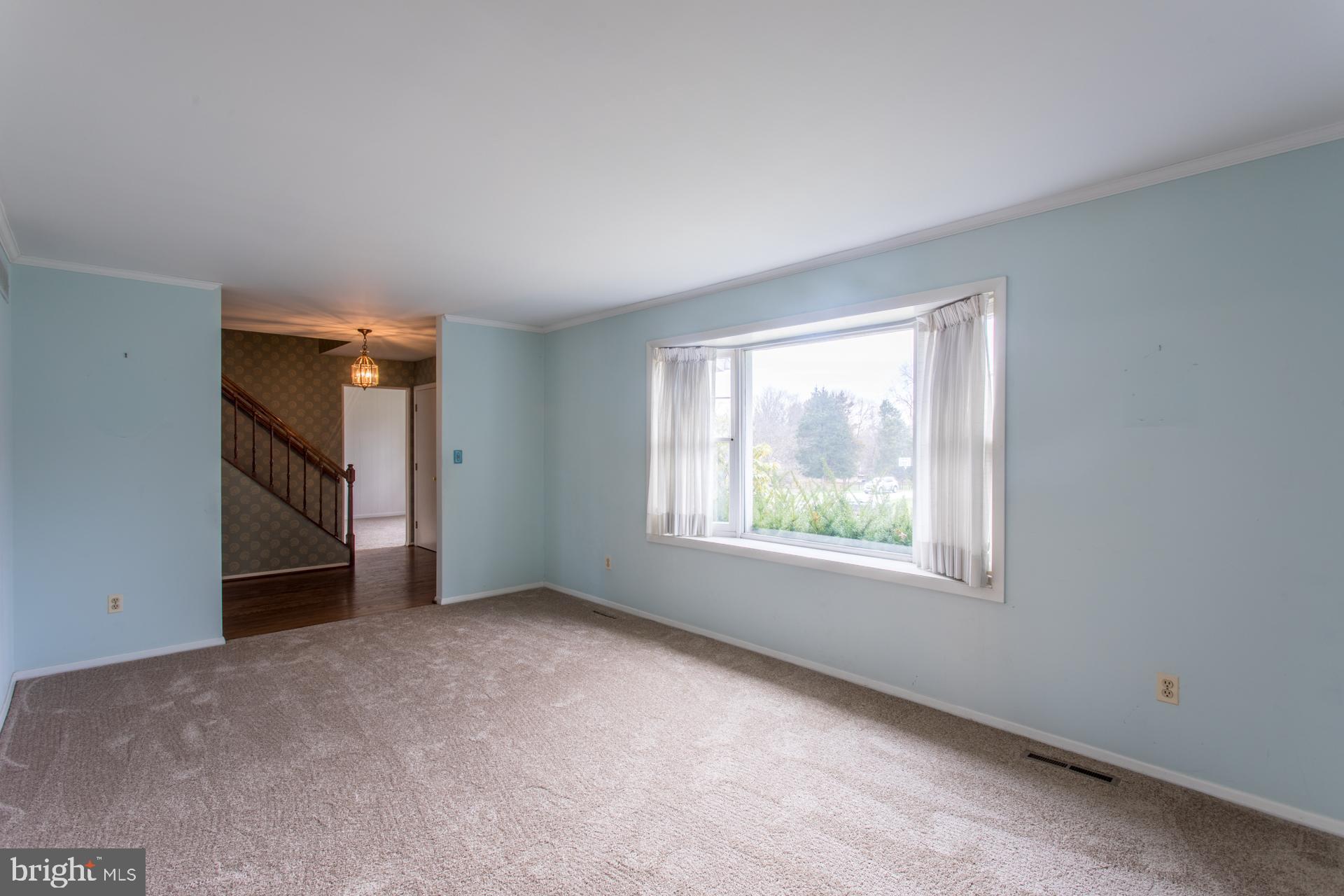 700 Sungold Road Reisterstown, MD 21136 - Photo 14 of 33 Living Room