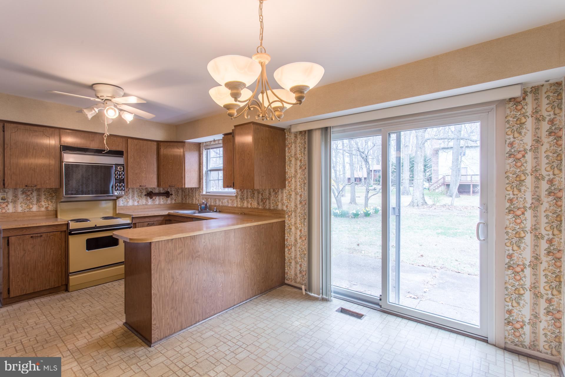 700 Sungold Road Reisterstown, MD 21136 - Photo 19 of 33 Kitchen