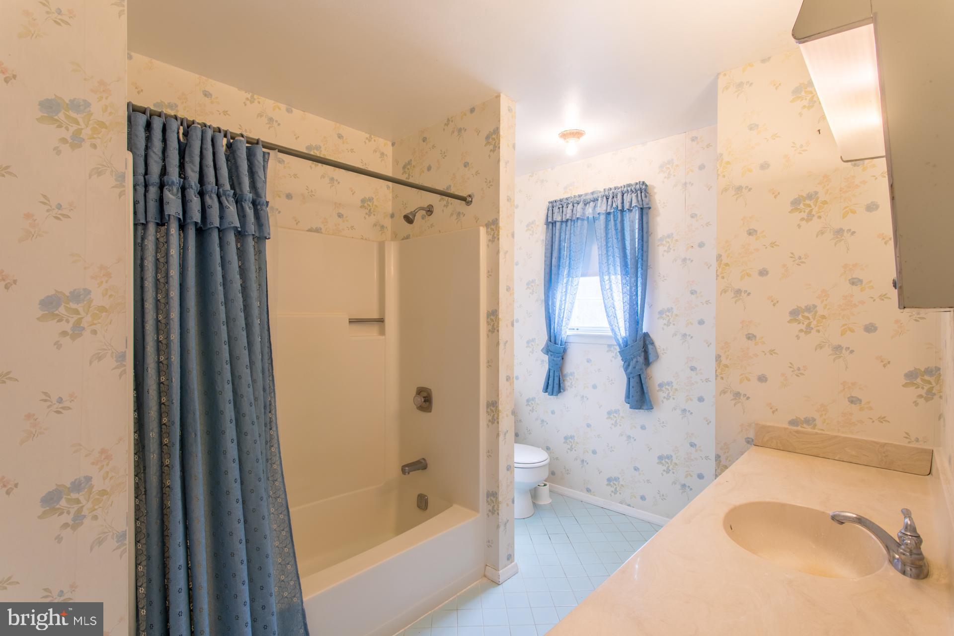700 Sungold Road Reisterstown, MD 21136 - Photo 27 of 33 Upper bathroom