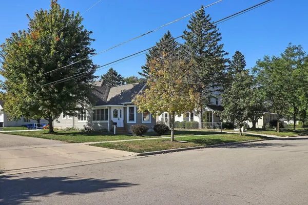 $3,200 | 922 Sage Street, Lake Geneva, WI 53147