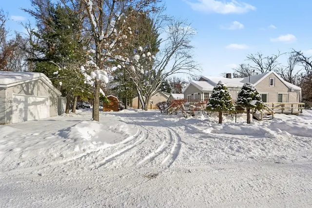 $145,000 | 6946 South Lakeview Avenue, Idlewild, MI 49642