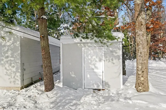 $145,000 | 6946 South Lakeview Avenue, Idlewild, MI 49642