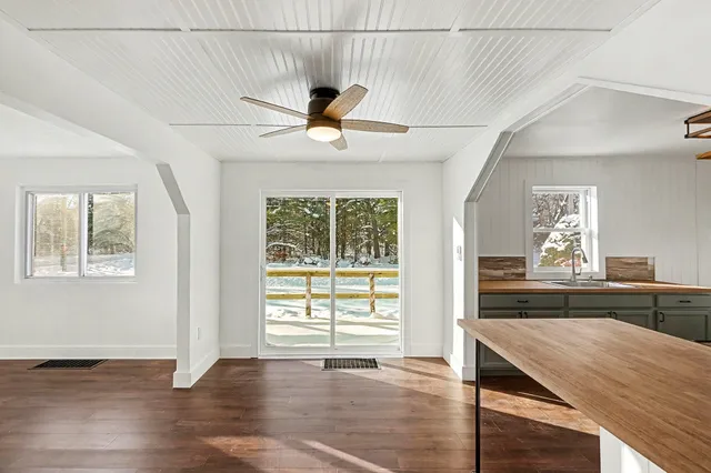 $145,000 | 6946 South Lakeview Avenue, Idlewild, MI 49642