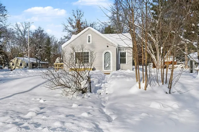 $145,000 | 6946 South Lakeview Avenue, Idlewild, MI 49642