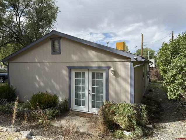 a house view with a outdoor space